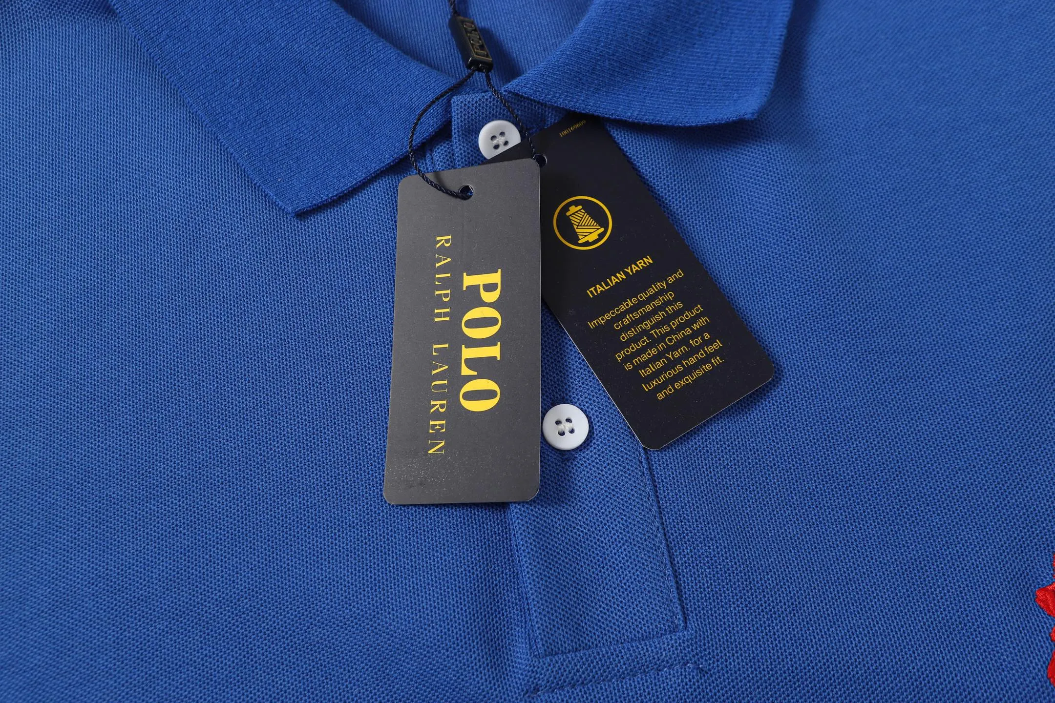 P150 Style No.: A012 [Ralph Lauren Classic Logo Embroidered Polo Shirt] ✅250g fine cotton pique fabric, custom-woven and dyed threads ✅Original stickers Scan the QR code to enter the official website ✅Large version, loose and stylish, can wear up to 210 pounds Color: Black White Navy Blue Sky Blue Dark Gray Floral Gray Size: S-XL